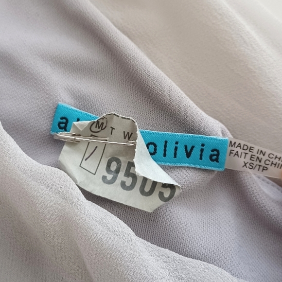 Alice + Olivia Crissy One Sleeve Goddess Light Grey Silk Blend Mini Wrap Dress - Picture 9 of 13